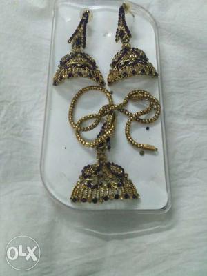 Gold-and-black Jhumka Earrings And Pendant Necklace