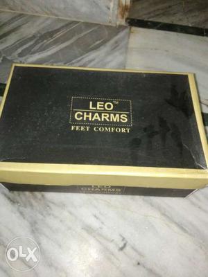 LEo Charms Feet Comfort Box
