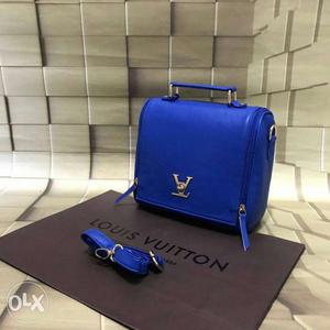 LV handbagz on special price  only more colot