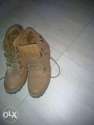 Leather Boot Shoes size 9 color: brown inside
