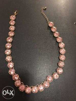 Light pink stones necklace / never used / new