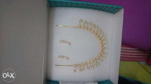 Necklace + earrings set.22k gold coated. Brand VOYLLA. Got