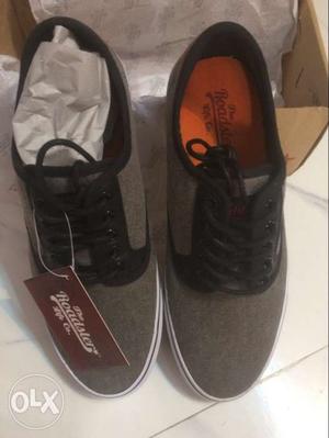 Roadster casual shoes size 7 uk 41 orignal box