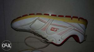 Size 8 white color liberty sports shoes in very