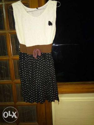 Women's Black, Brown And White Polka Scoop-neck Sleeveless