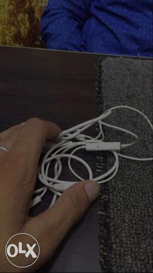 I want to sell iphone headphone