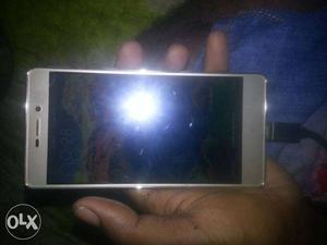 ‌Mi 3s plus is very good condition but one