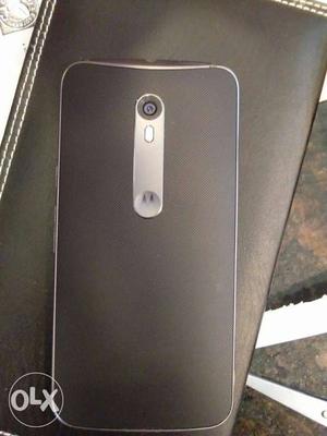 Motorola x style 32 gb 3gb ram with charger and
