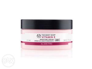 New THE BODY SHOP VITAMINE E moisture cream