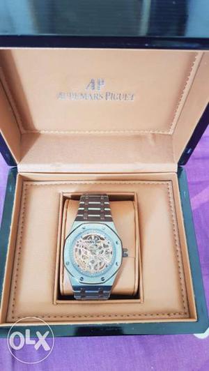 Round Silver Mechanical Watch With Box