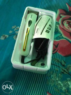 White Electric Hair Clipper With Case