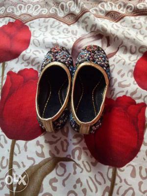 Women's Black,and Green Floral Flats