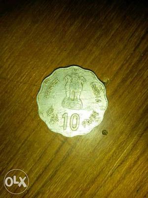 10 Round Scalloped Edge Indian Paise Coin