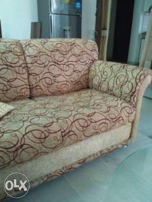 8 seater sofa set in good condition available for