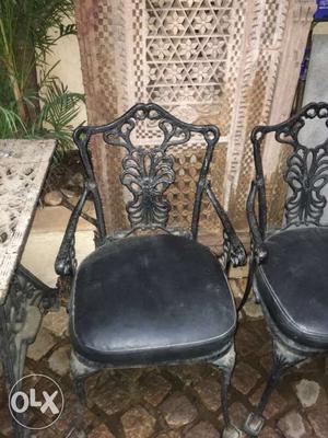 Antique dinning table with 6 chairs