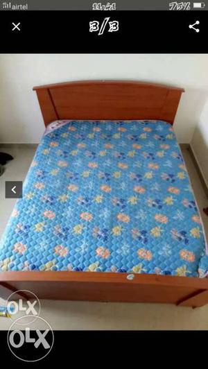 Best quality mat finish queen cot with bed only 4