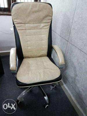 Black And White Office Rolling Chair