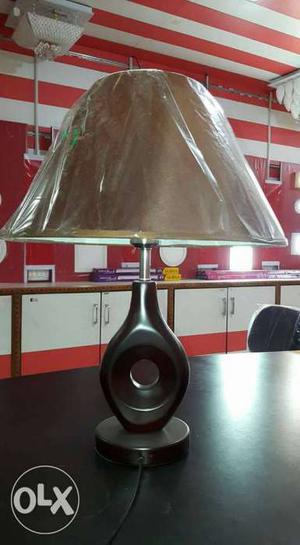 Black Round With Hole Base Brown Bell Table Lamp