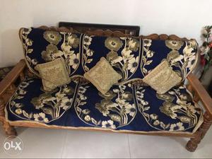 Brown Wooden Frame Blue And White Floral 3-seat Sofa