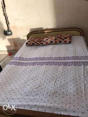 Double Bed Available In Reasonable Price