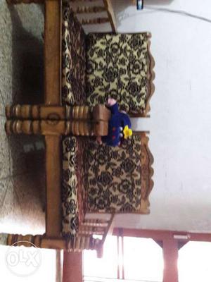 Five seater sofa set in good condition sell due