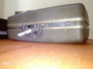 Medium size Suitcase in good condition