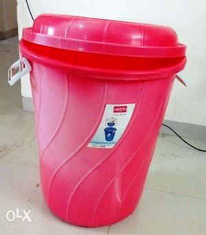 Milton Heavy Duty Tusker Bucket - 100 Liter with Lid