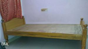 One wooden single bed for sale, 6 months old,