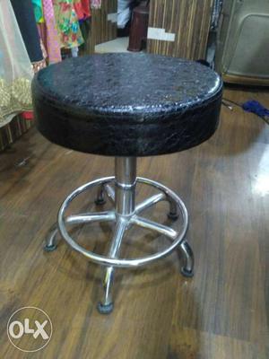 Round chair