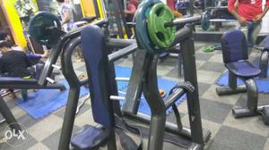 Shoulder press free weight machine