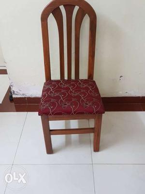 Total six chairs and dinng table. Total price 