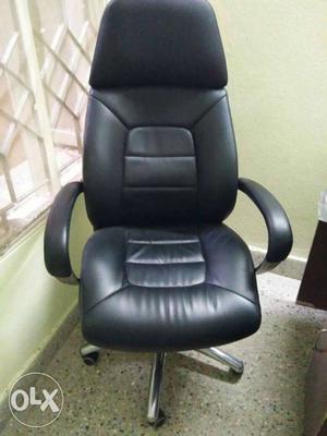 Tumbi brand boss chair four months old for sale
