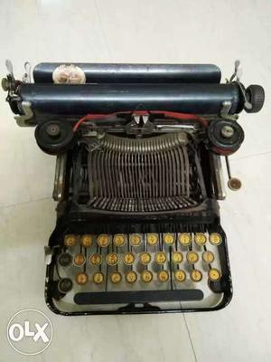 Vintage Foldable Typewriter
