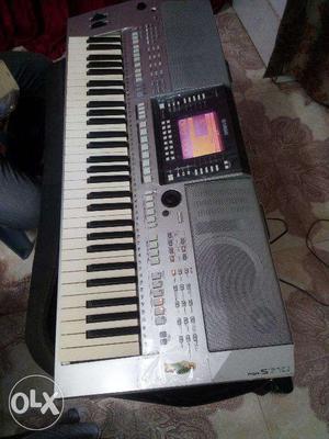 Yamaha PSR S-710 In  Good 325 Working 637 condition