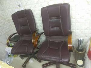 2 office chairs of good quality..very comfortable