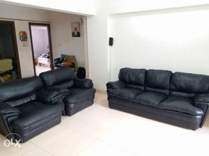 3+1+1 Sofa in excellent condition..