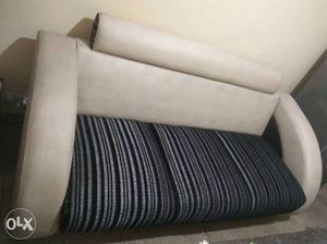5 seater sofa set in good condition at just ₹