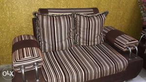 7 seatef sofa set.. in new condition..