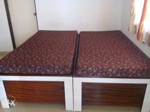 A set of two setis with mattresses 3×6 size in a