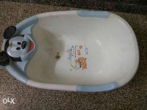 Baby's White And Teal Mickey Mouse Bathtub