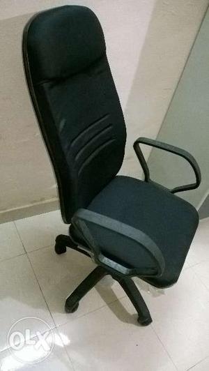 Black tapestry hydraulic office chair with