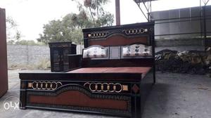 Brown And Black Wooden King Size Bed