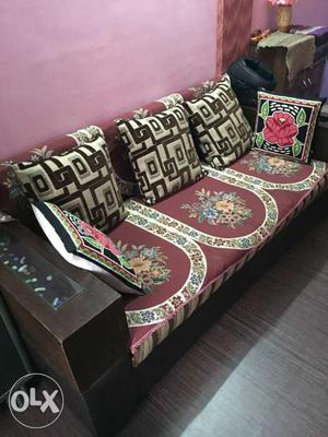 Brown Wooden Framed Maroon And White Floral 3-seat Futo N