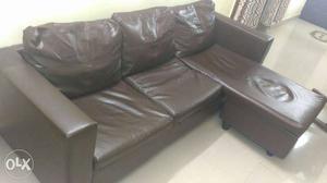 Cozy and comfortable sofa made of leather!