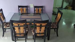Dining table with six chairs in very good