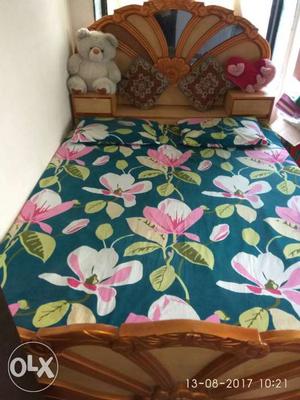 Double bed with storage, 5X7, With metres..
