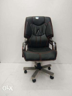 Its brand new reclainer plain office chairs