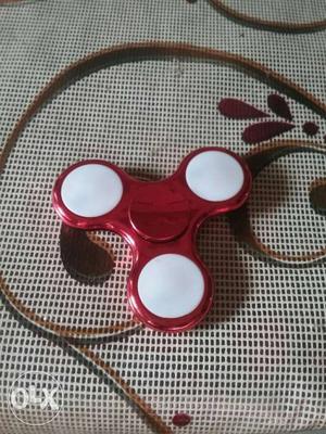 Mettalic Red Tri-hand Spinner LED