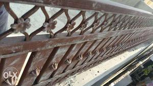 Only 3 month used 100kg metal railing. Size width