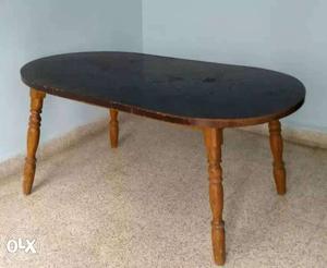 Oval shaped, without chairs six seater, excellent